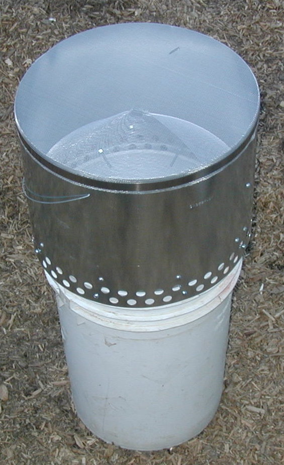 Medium Sized Bucket Fly Trap - Sagebrush S3 